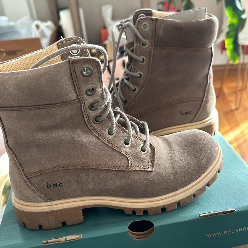 SOLD-B.O.C. Taupe Ankle Boots Size 6.5M